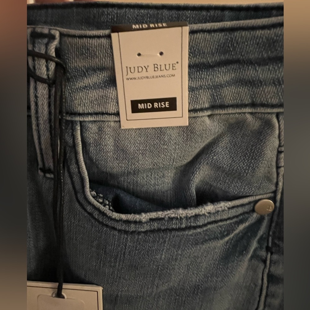 Women’s Judy blue relaxed fit skinny jeans. Size 5 - Picture 2 of 4